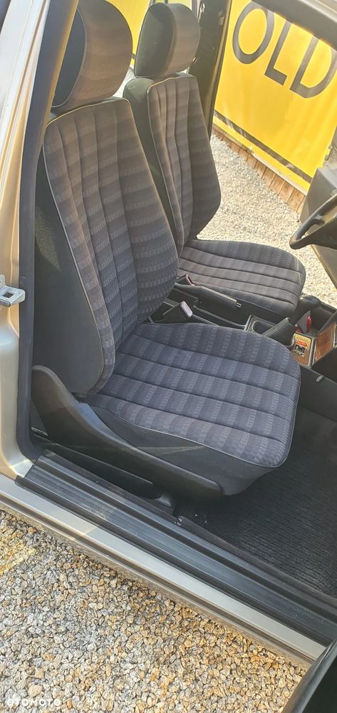 Mercedes-Benz W201 (190) - 18