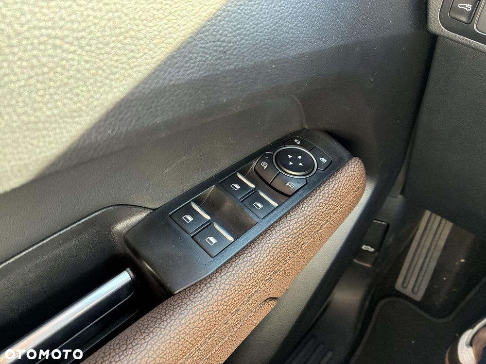 Volkswagen Amarok - 28
