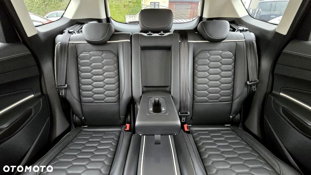 Ford Kuga 2.0 TDCi 4x4 Vignale - 32