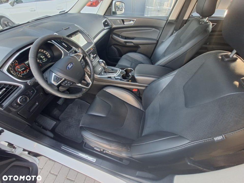 Ford Galaxy - 12