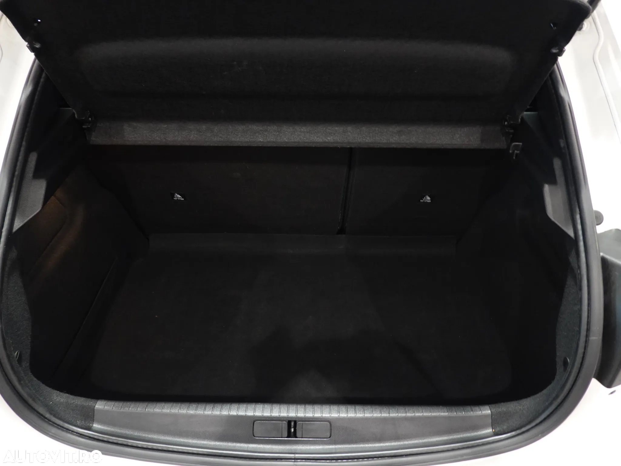 Peugeot 208 - 31
