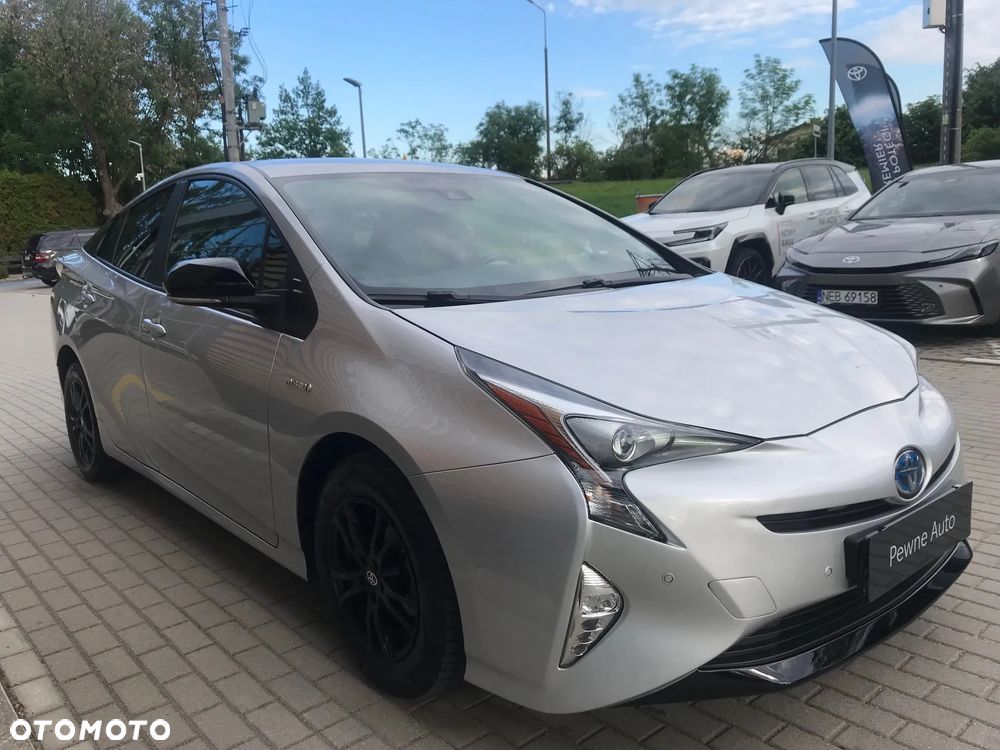 Toyota Prius 1.8 Hybrid Premium - 11