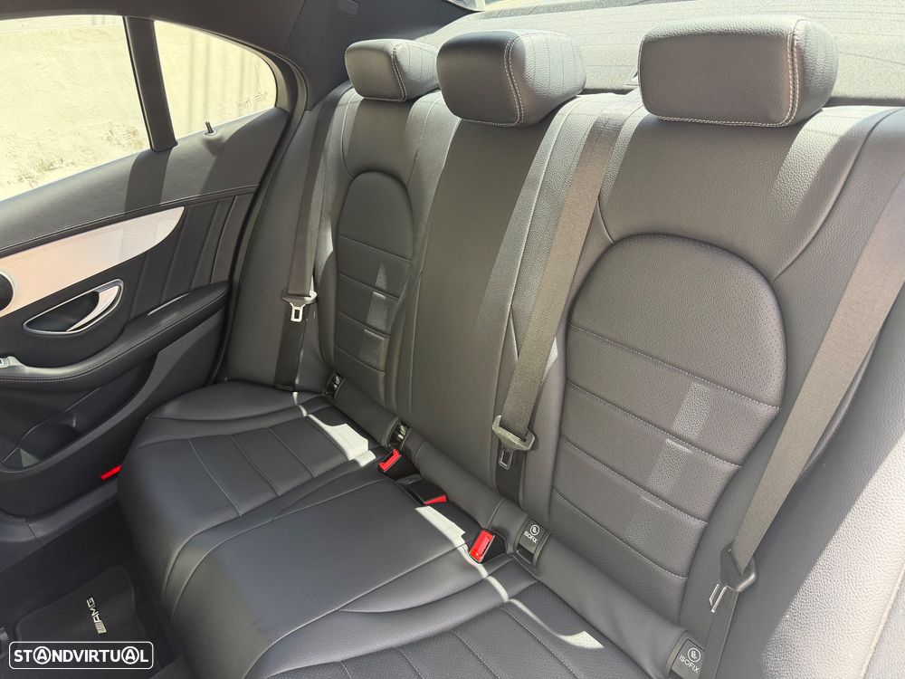 Mercedes-Benz C 300 h AMG Line - 10