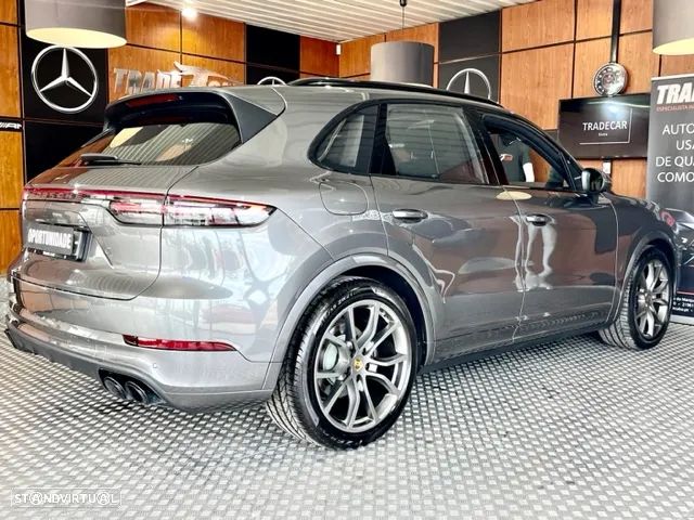 Porsche Cayenne Platinum Edition - 34