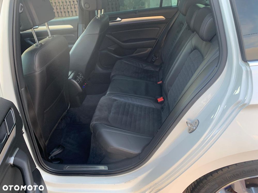 Volkswagen Passat - 24