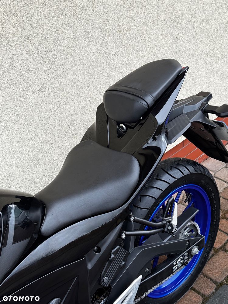 Suzuki GSX - 22