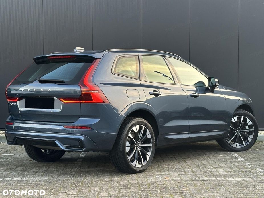 Volvo XC 60 B5 B AWD Ultra Dark - 4