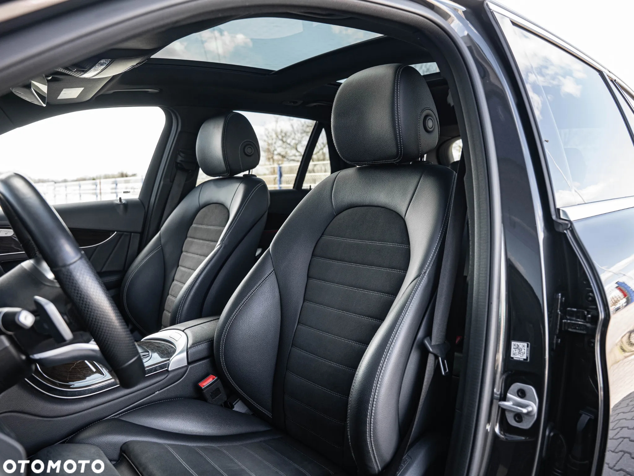 Mercedes-Benz GLC - 24
