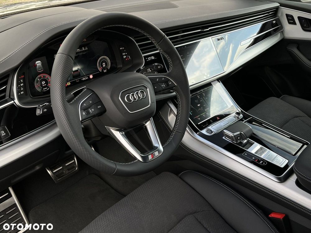 Audi Q8 - 25