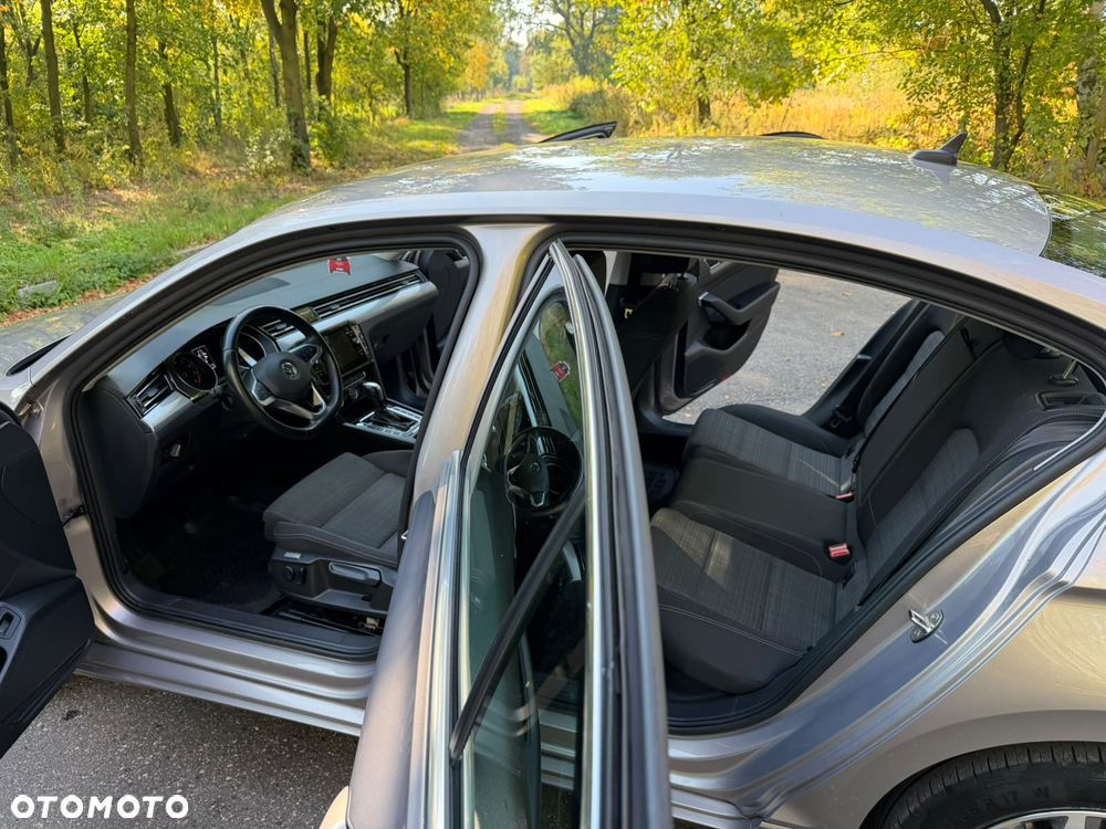 Volkswagen Passat - 15