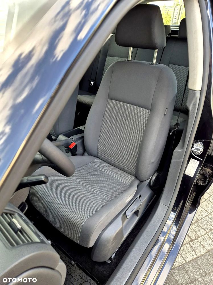 Volkswagen Golf - 16