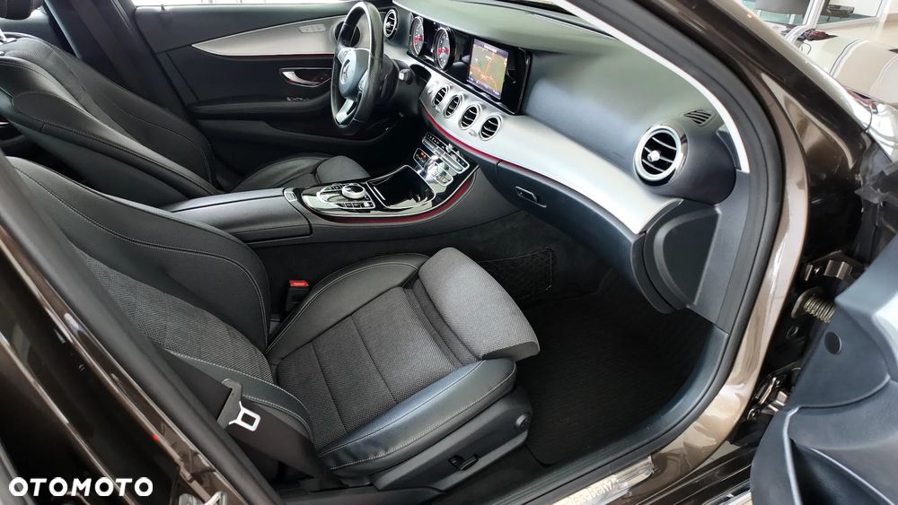 Mercedes-Benz Klasa E 200 T 9G-TRONIC Avantgarde - 23