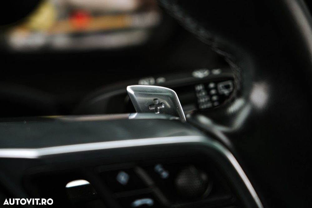 Porsche Cayenne - 23