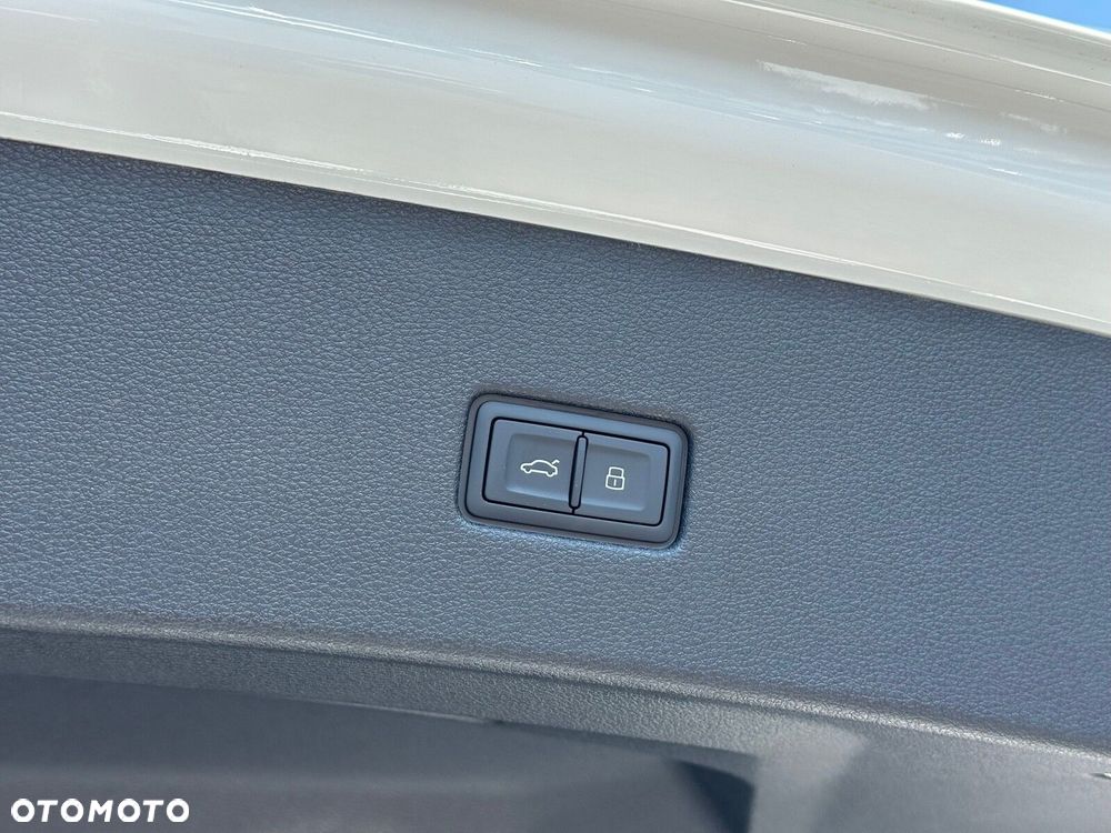 Audi Q8 - 12