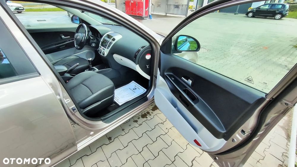 Kia Ceed 1.4 Comfort + - 7