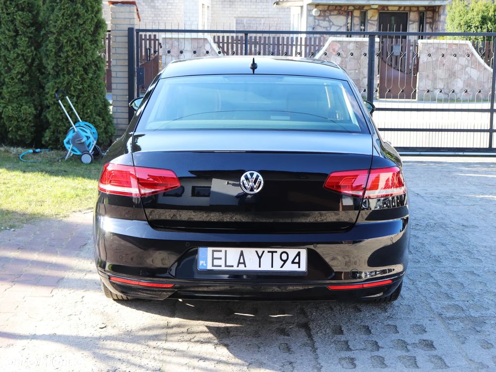 Volkswagen Passat 2.0 TDI SCR DSG Comfortline - 9