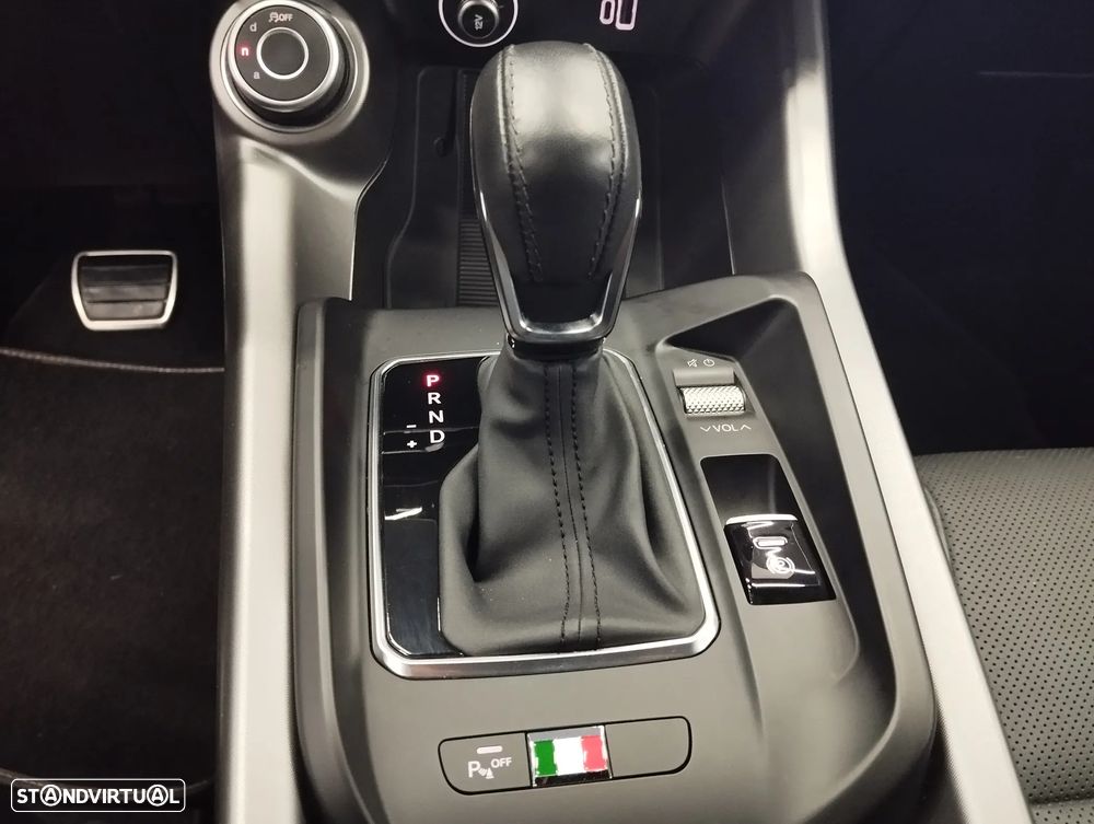 Alfa Romeo Tonale 1.5 Hybrid Veloce - 32