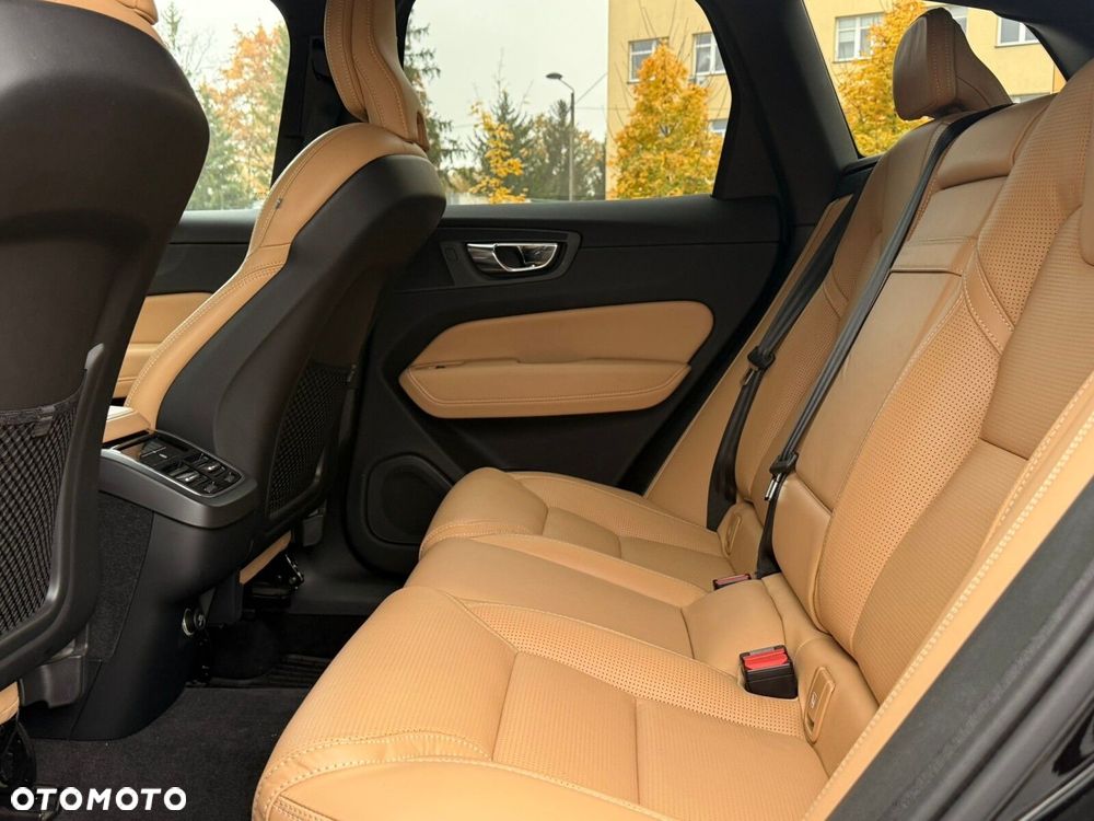 Volvo XC 60 T5 AWD Inscription - 19