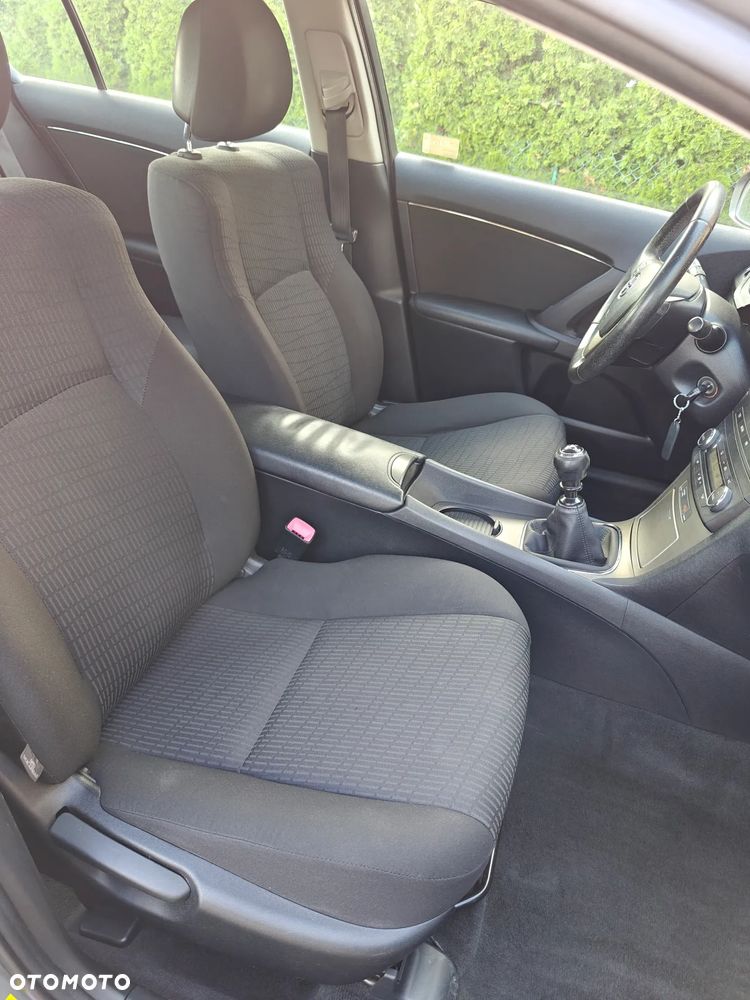 Toyota Avensis 2.0 D-4D Sol - 11