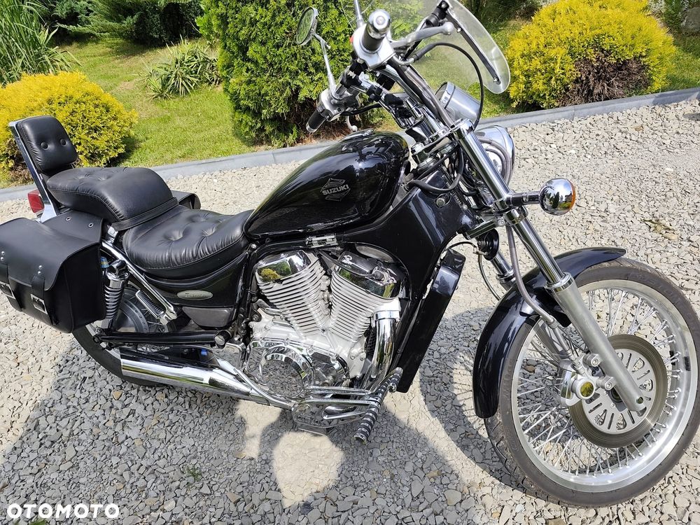Suzuki Intruder - 1