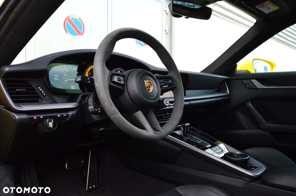 Porsche 911 Carrera S - 13