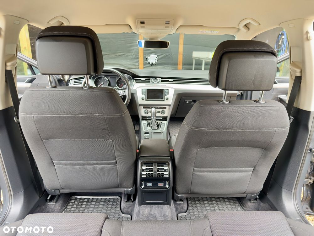 Volkswagen Passat - 27