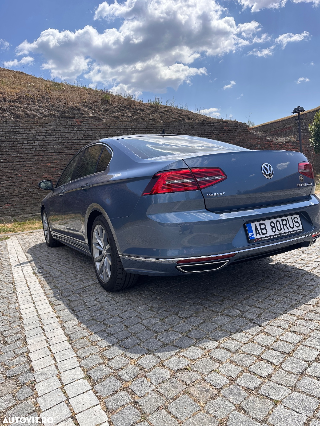 Volkswagen Passat 2.0 TDI (BlueMotion Technology) Comfortline - 9