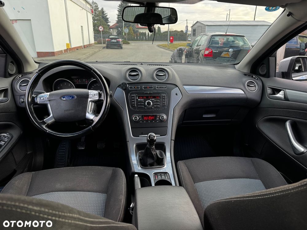 Ford Mondeo 1.6 Gold X - 26