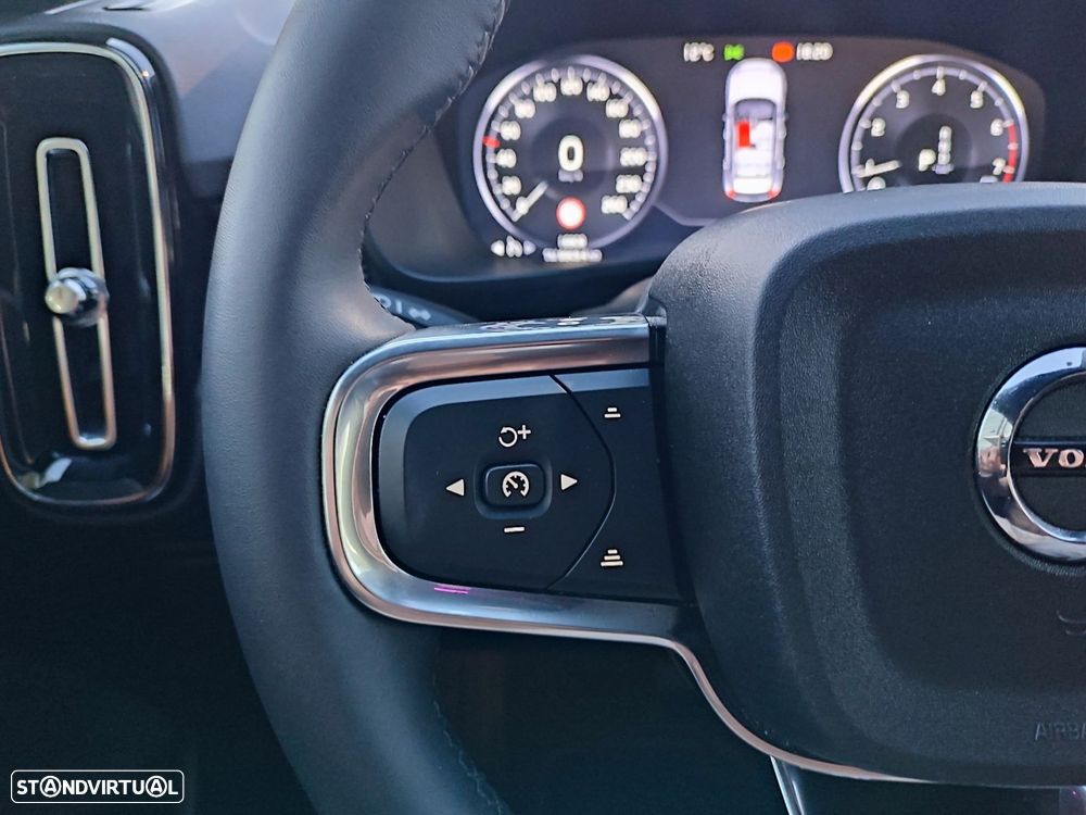 Volvo XC 40 1.5 T2 Plus Dark Auto - 18