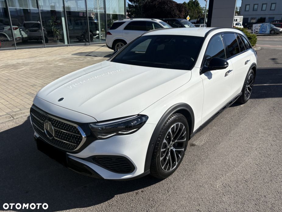 Mercedes-Benz Klasa E 220 d mHEV 4-Matic All-Terrain Avantgarde 9G-Tronic - 4