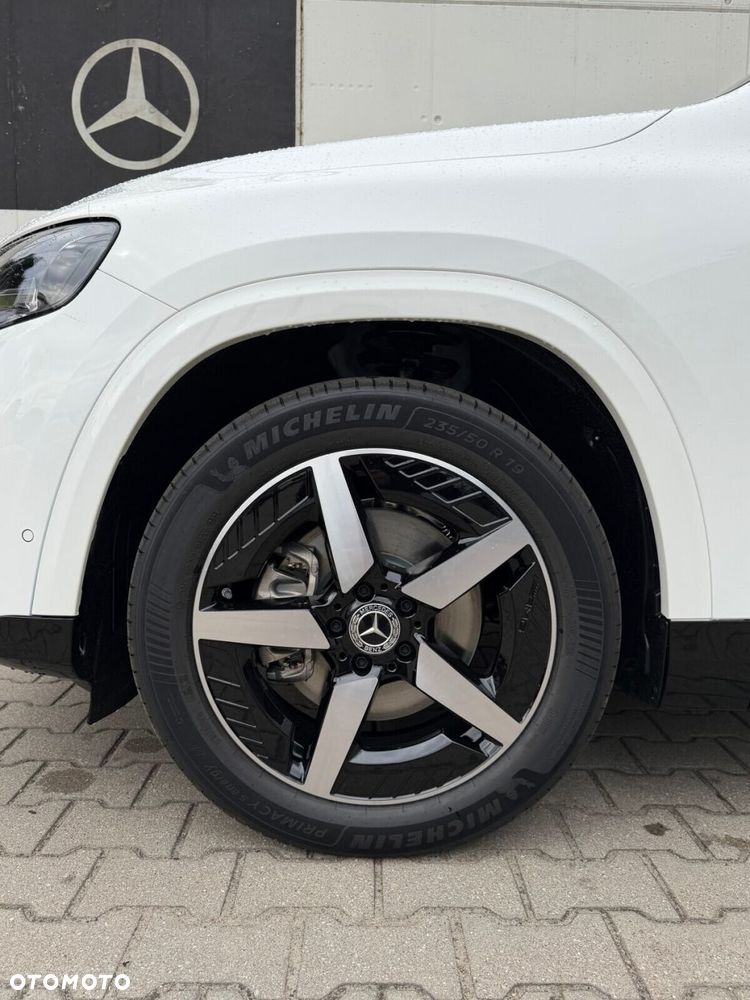 Mercedes-Benz GLB - 9