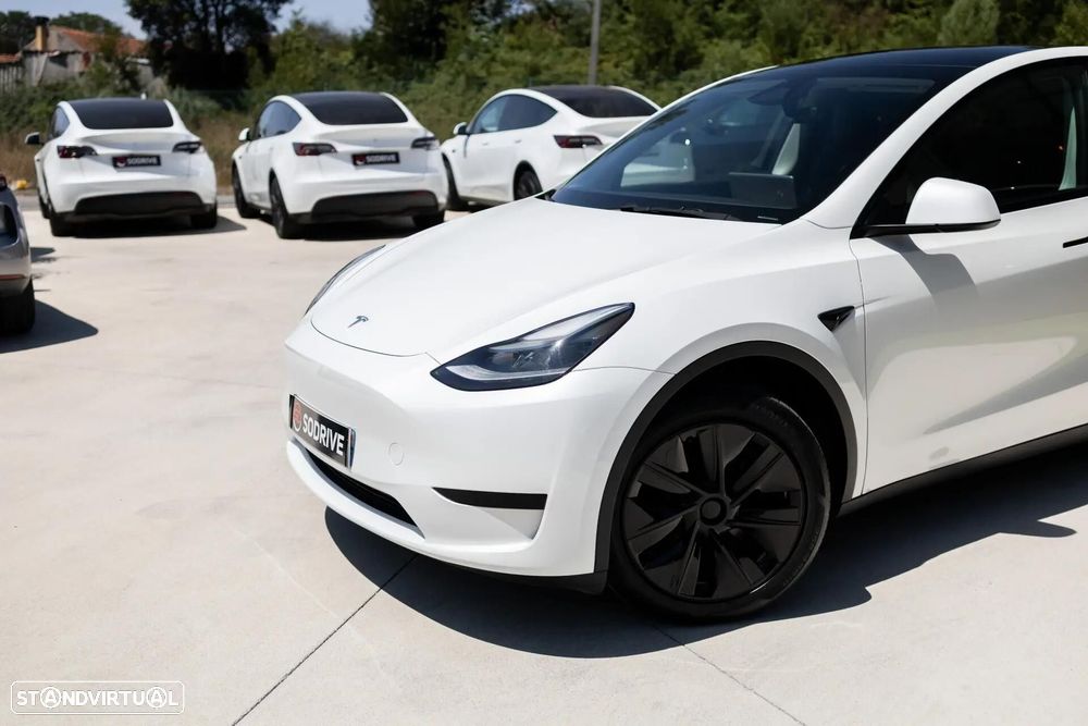 Tesla Model Y Standard - 9
