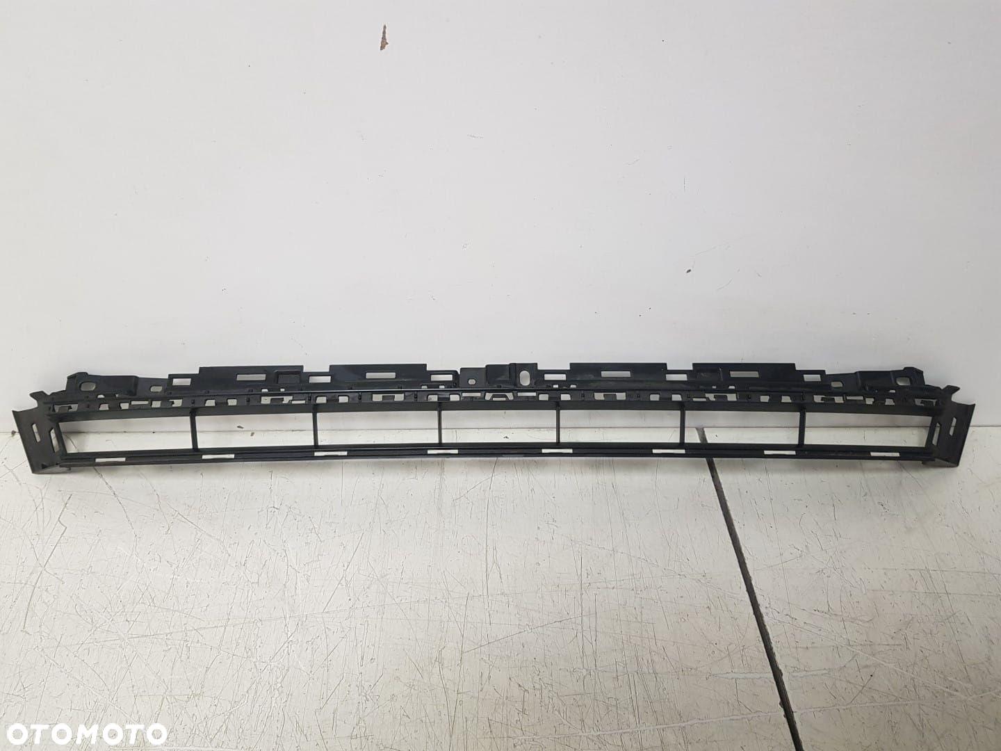 KRATKA ZDERZAKA PRZEDNIEGO SRODKOWA AUDI A5 II 2 S-LINE B9 8W 17-24 8W6807683A - 2