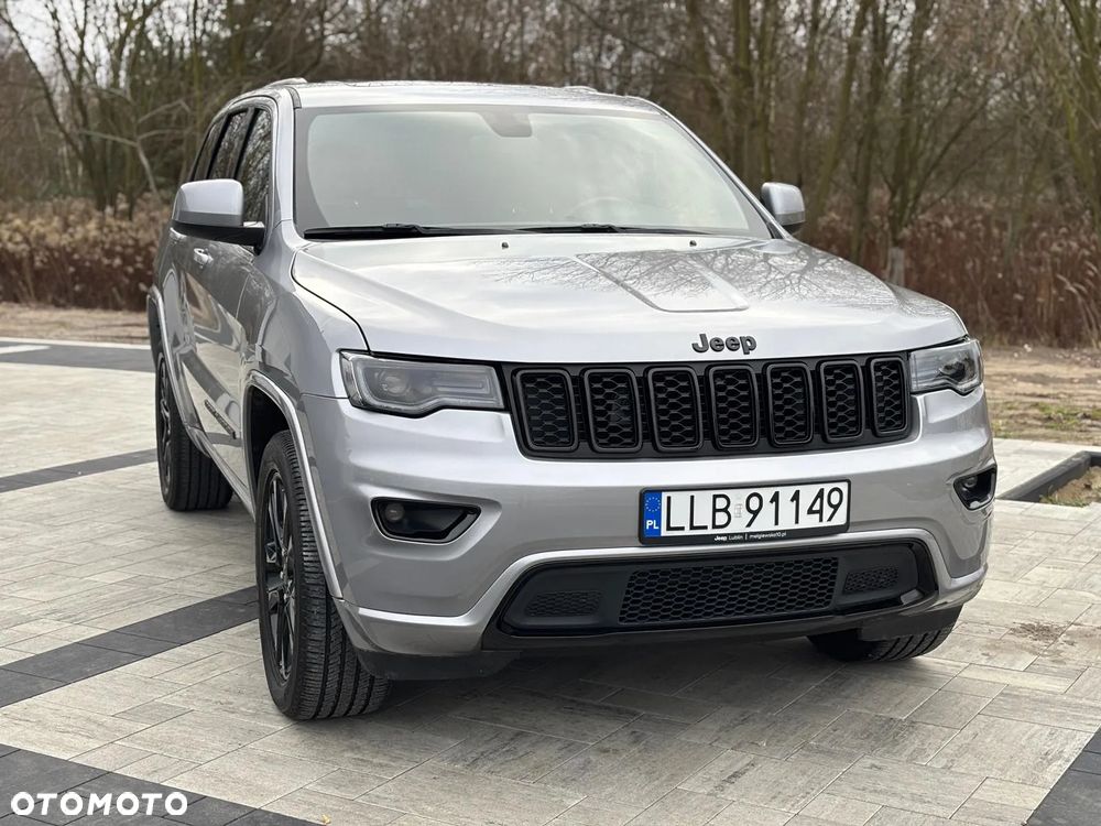 Jeep Grand Cherokee - 15