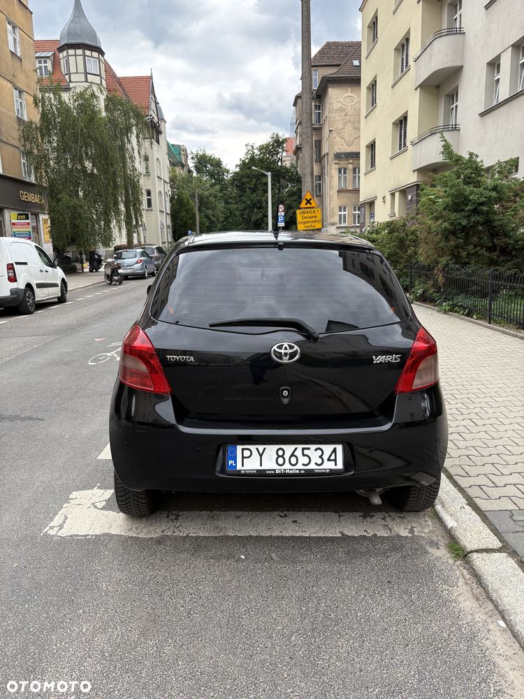Toyota Yaris 1.0 Luna A/C - 3