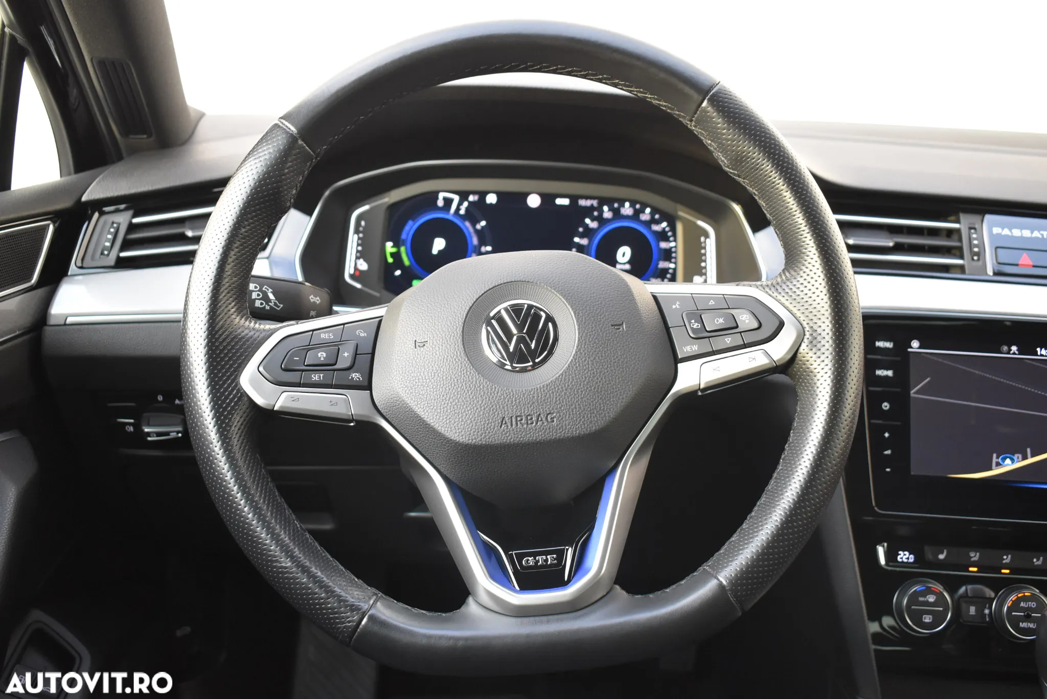 Volkswagen Passat - 28
