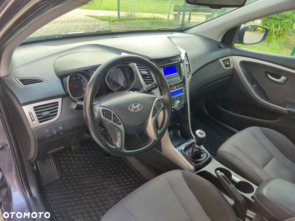 Hyundai i30 blue Kombi 1.6 GDi Trend - 12