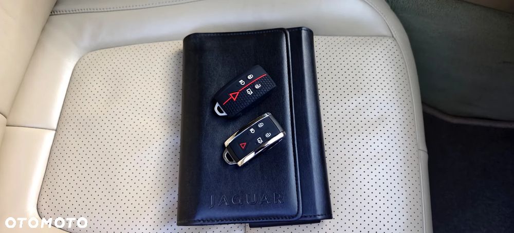 Jaguar XF 3.0 V6 D Luxury - 21