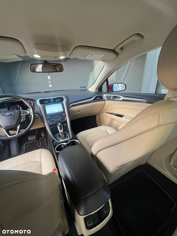 Ford Fusion - 12