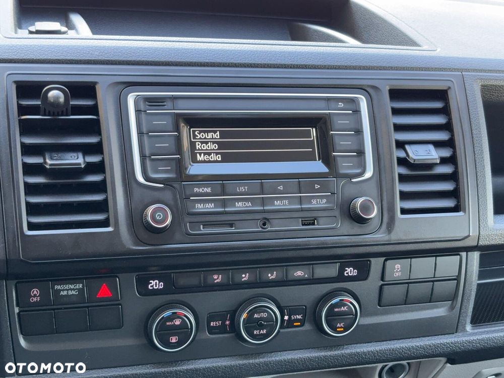 Volkswagen Caravelle - 19