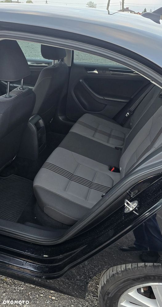 Volkswagen Jetta - 10