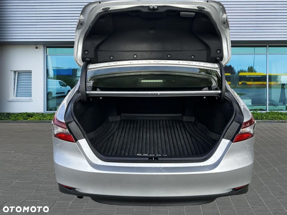 Toyota Camry 2.5 Hybrid Comfort CVT - 21