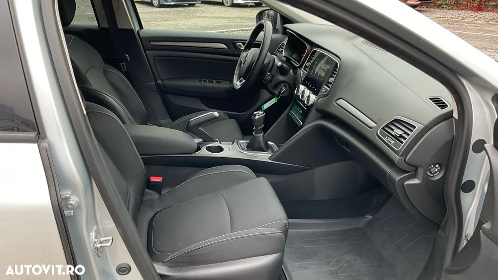 Renault Megane Blue dCi 116 Zen - 7