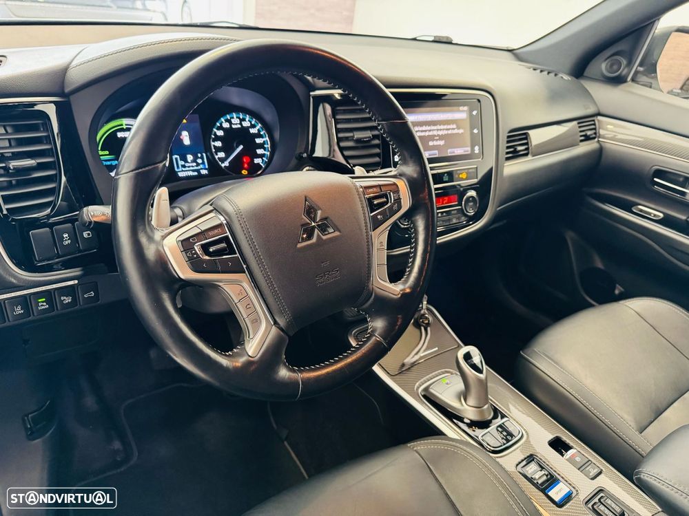 Mitsubishi Outlander 2.4 Instyle - 11