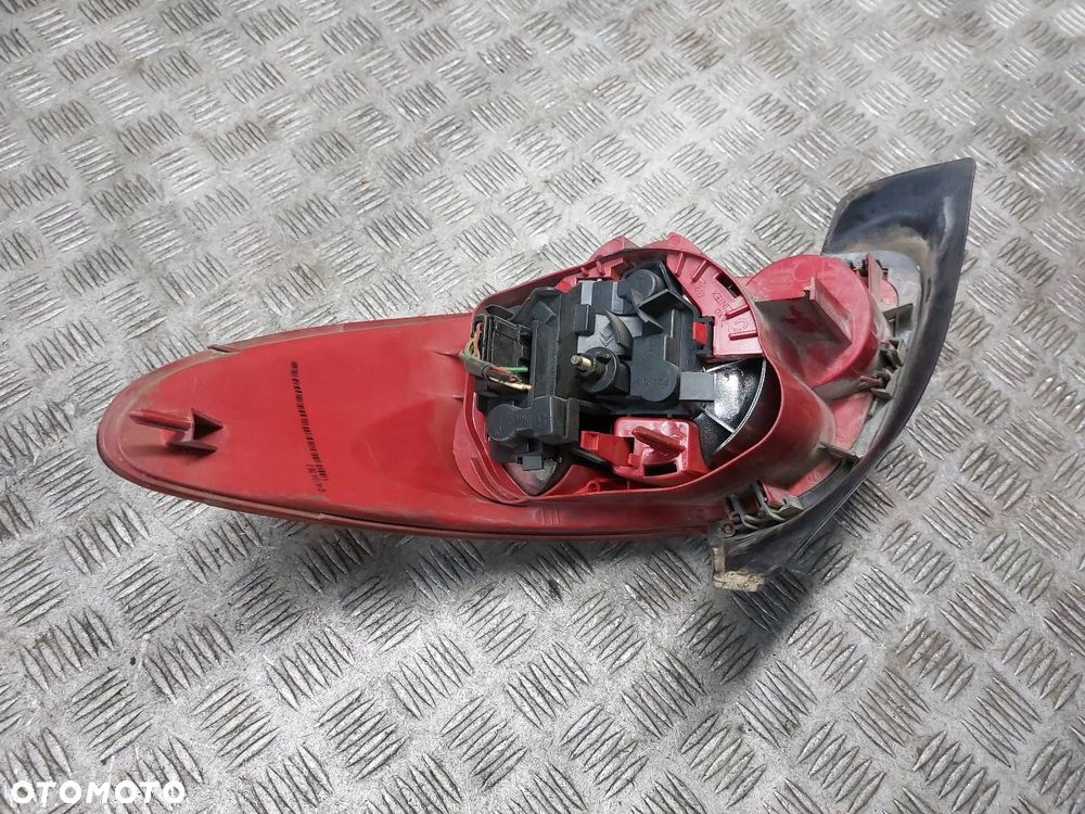 LAMPA LEWY TYŁ + PRAWY TYŁ PEUGEOT 206 I LIFT HB 5D - 12