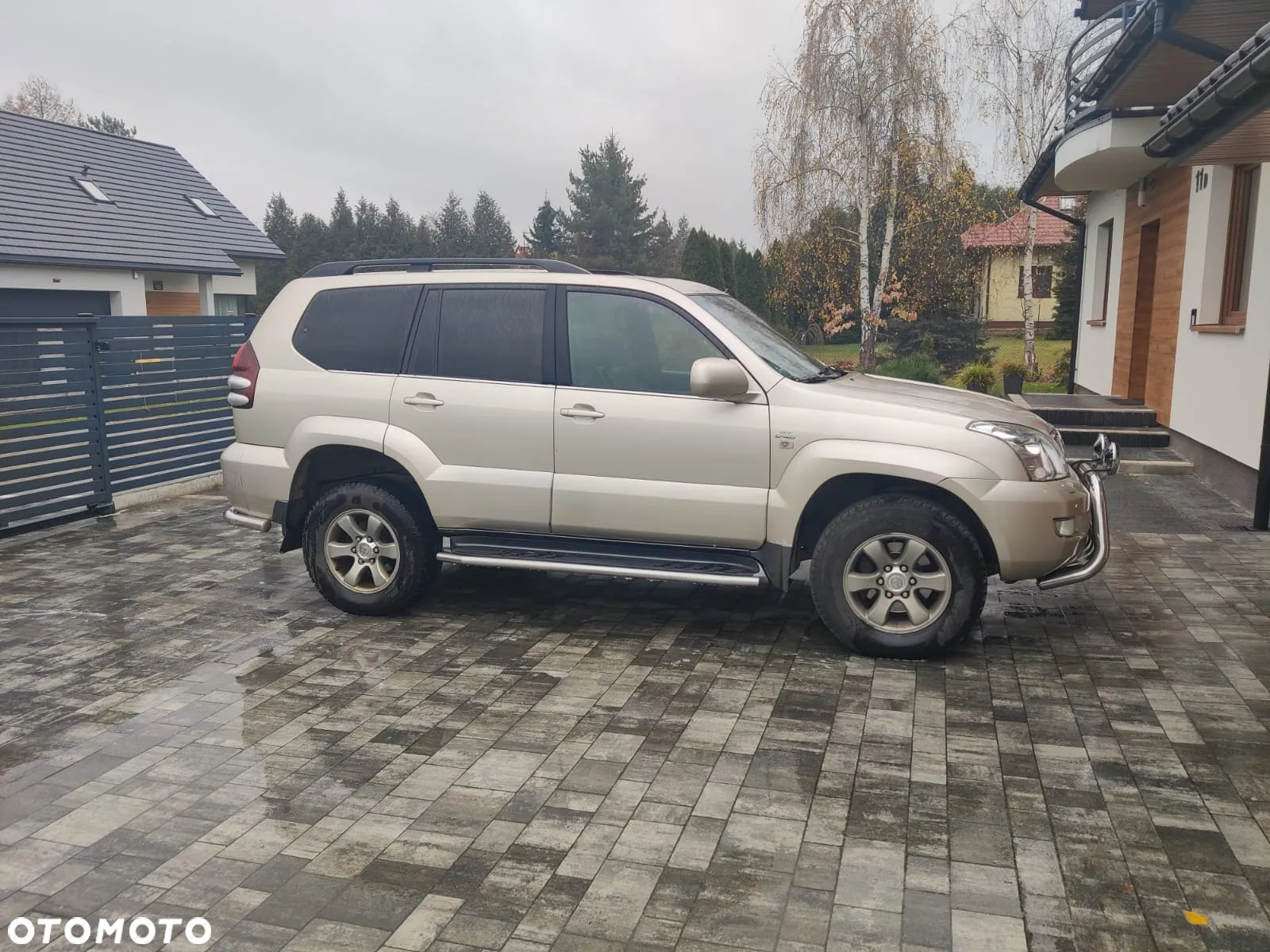 Toyota Land Cruiser - 4