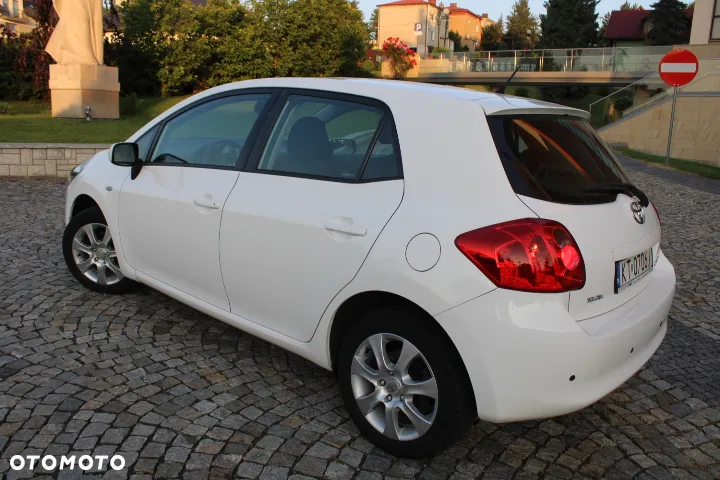 Toyota Auris 1.33 VVT-i Premium + - 37