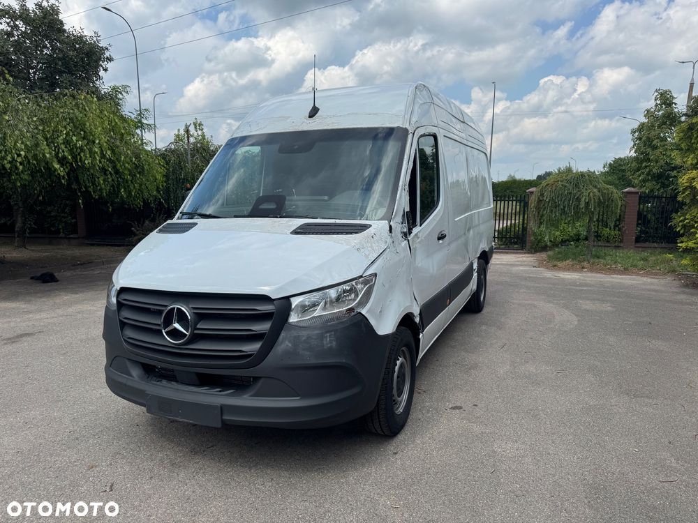 Mercedes-Benz SPRINTER - 32