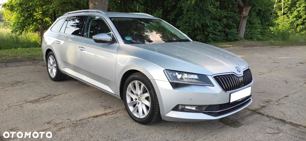Skoda Superb 2.0 TDI DSG Ambition - 2