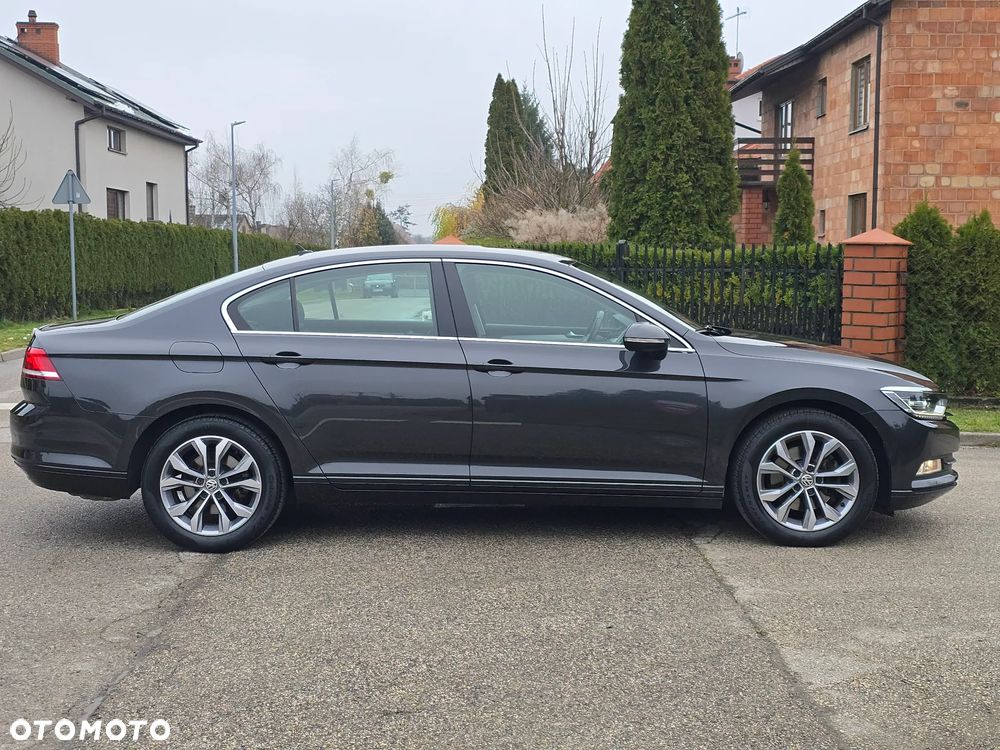 Volkswagen Passat - 30